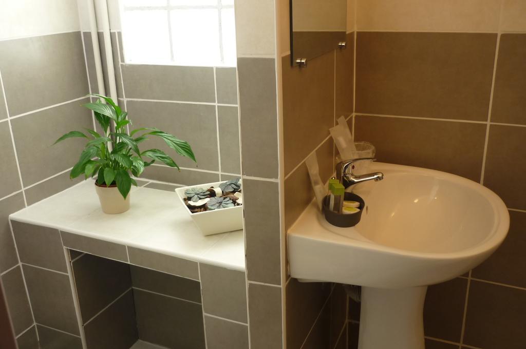 ホテルL'Hospitalet Saint Charles モンペリエ 部屋 写真